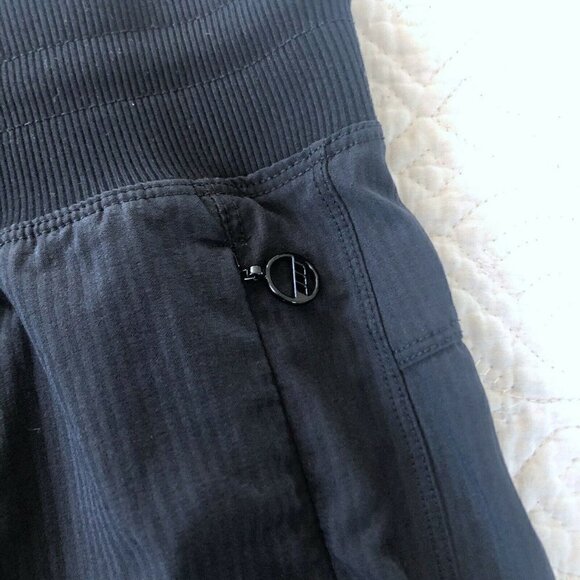 Lorna Jane Life Black Nylon Pull Up Running Shorts - Picture 8 of 9